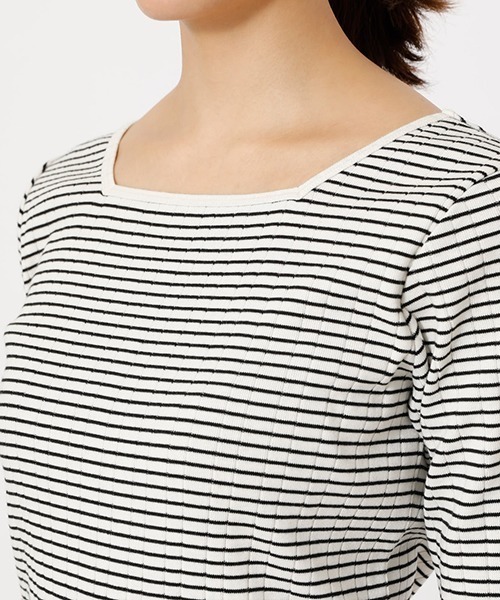 AZUL by moussy（アズールバイマウジー）の「2WAY RIB CUT TOPS/2WAYリブカットトップス【MOOK52掲載 90455】（Tシャツ/カットソー・レディース・ライトパープル/ブラック/ホワイト系その他/オフホワイト/ライトカーキ・LARGE/SMALL/MEDIUM）」の19枚目の写真