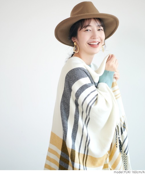 coca（coca）（コカ）の「マルチウェイ無地・柄選べるストールポンチョ（ストール/ショール・レディース・ダークベージュ/ブラック/B/A・ONE SIZE）」の18枚目の写真