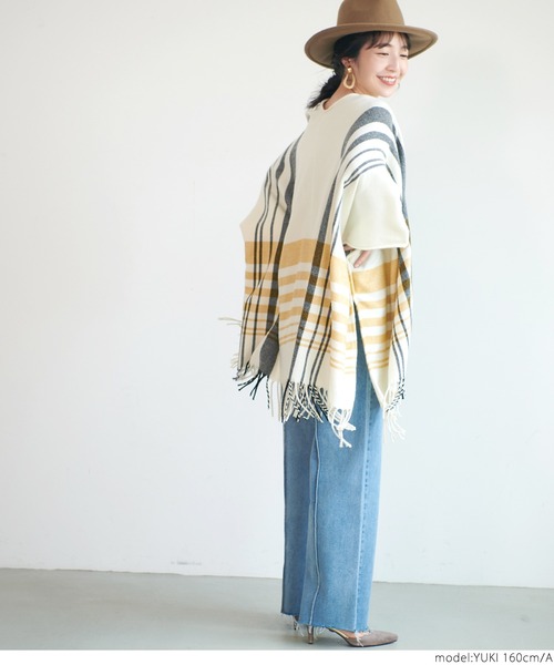 coca（coca）（コカ）の「マルチウェイ無地・柄選べるストールポンチョ（ストール/ショール・レディース・ダークベージュ/ブラック/B/A・ONE SIZE）」の17枚目の写真