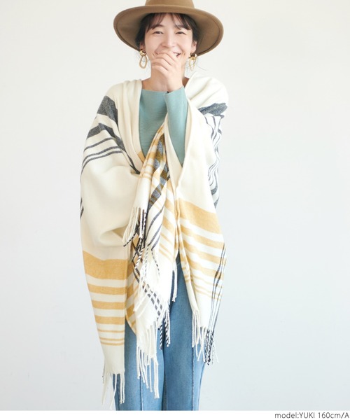 coca（coca）（コカ）の「マルチウェイ無地・柄選べるストールポンチョ（ストール/ショール・レディース・ダークベージュ/ブラック/B/A・ONE SIZE）」の16枚目の写真