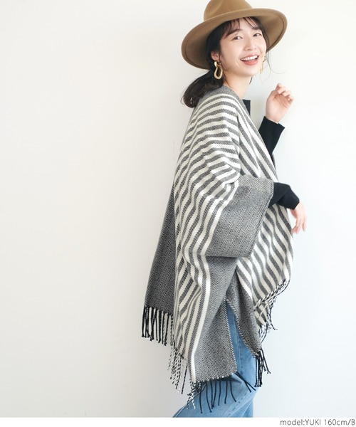 coca（coca）（コカ）の「マルチウェイ無地・柄選べるストールポンチョ（ストール/ショール・レディース・ダークベージュ/ブラック/B/A・ONE SIZE）」の10枚目の写真