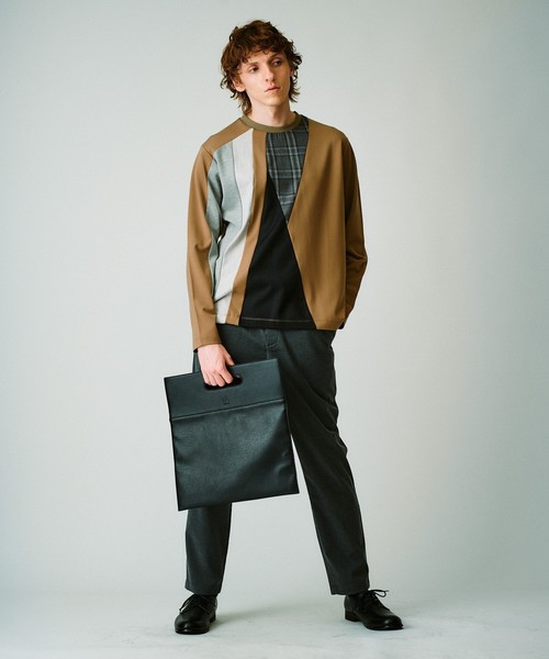 tk.TAKEO KIKUCHI（ティーケータケオキクチ）の「【WEB限定】レザー調クラッチバッグ（クラッチバッグ・メンズ・ブラック/ネイビー/ブラック系3・00）」の11枚目の写真