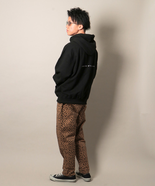 VISION STREET WEAR(ヴィジョンストリートウェア)の「VISION 恐竜パーカー(パーカー・メンズ・オフホワイト/ブラック/パープル・LL/L/M)」の4枚目の写真