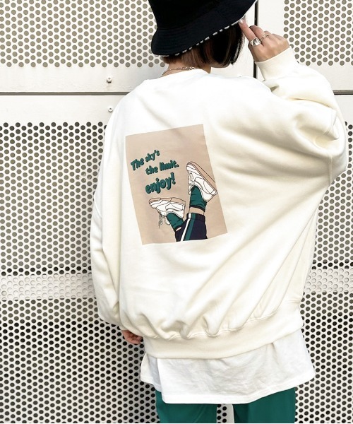 apres jour mignon(アプレジュールミニョン)の「アソート袖ボリューム裏毛スウェット【ZOZOTOWN限定アイテム】(スウェット・レディース・ブラック/ホワイト系その他/グレイッシュベージュ/アイボリー/ブラック系その他/ホワイト系その他2/チャコールグレー/クリーム/ブルー系その他/その他/ダークブルー/ブラック系その他2・フリー/X-LARGE)」の4枚目の写真