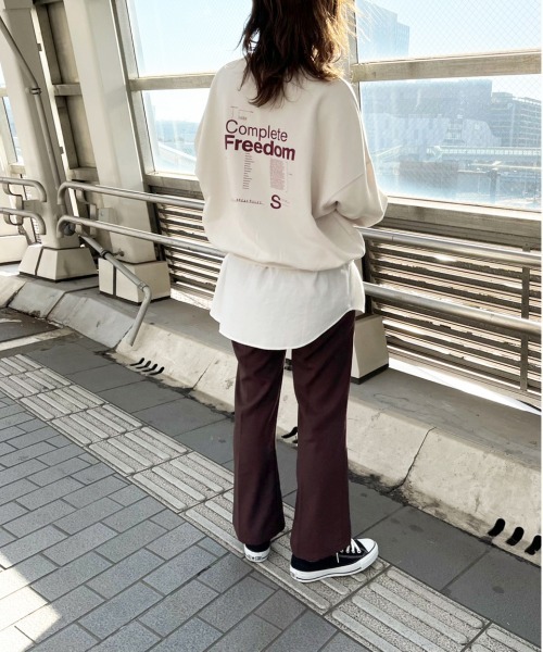 apres jour mignon(アプレジュールミニョン)の「アソート袖ボリューム裏毛スウェット【ZOZOTOWN限定アイテム】(スウェット・レディース・ブラック/ホワイト系その他/グレイッシュベージュ/アイボリー/ブラック系その他/ホワイト系その他2/チャコールグレー/クリーム/ブルー系その他/その他/ダークブルー/ブラック系その他2・フリー/X-LARGE)」の16枚目の写真