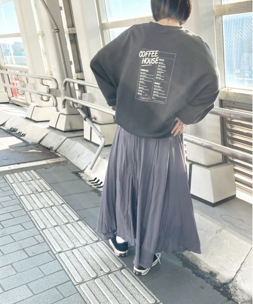 apres jour mignon(アプレジュールミニョン)の「アソート袖ボリューム裏毛スウェット【ZOZOTOWN限定アイテム】(スウェット・レディース・ブラック/ホワイト系その他/グレイッシュベージュ/アイボリー/ブラック系その他/ホワイト系その他2/チャコールグレー/クリーム/ブルー系その他/その他/ダークブルー/ブラック系その他2・フリー/X-LARGE)」の22枚目の写真