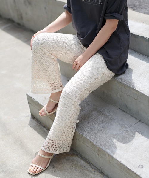 natural couture（ナチュラルクチュール）の「透かし編みレースパンツ（その他パンツ・レディース・ブラック/アイボリー・FREE）」の2枚目の写真