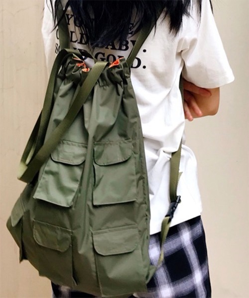 WESTBOY(ウエストボーイ)の「【WB ORIGINALS】Two-way Nylon Bag With Lots Of Pockets WO21SB04BG(バックパック/リュック・メンズ・ブラック/グリーン・FREE)」の1枚目の写真