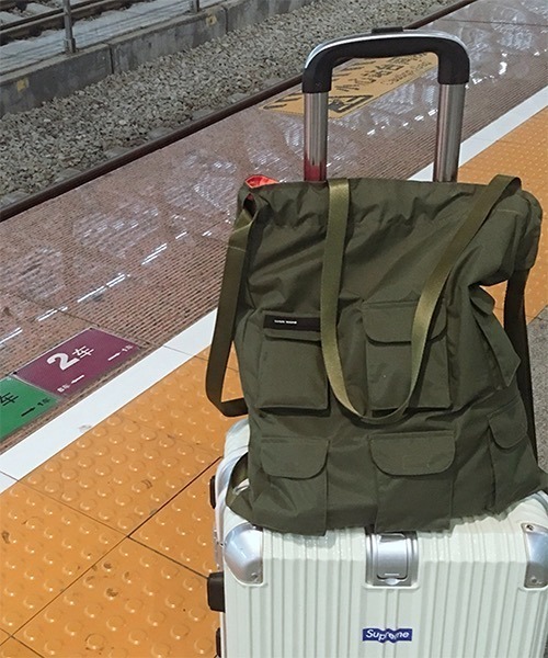 WESTBOY(ウエストボーイ)の「【WB ORIGINALS】Two-way Nylon Bag With Lots Of Pockets WO21SB04BG(バックパック/リュック・メンズ・ブラック/グリーン・FREE)」の4枚目の写真