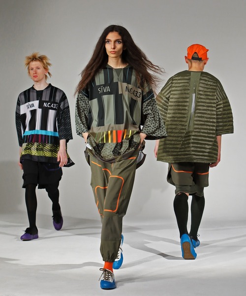 SIVA（シヴァ）の「SIVA シヴァ / FOOTBALL WIDE SHIRTS フットボールワイドシャツ ビッグシルエット / 21C-S-06-02（Tシャツ/カットソー・メンズ・カーキ/ブラック系その他・3/2）」の21枚目の写真