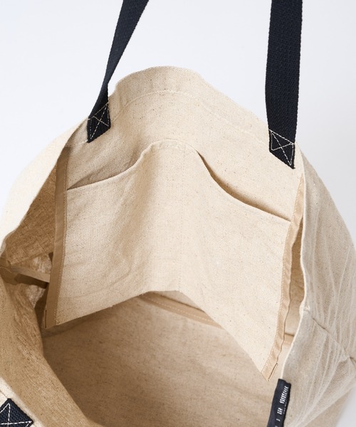 COLONY 2139（コロニートゥーワンスリーナイン）の「麻混プリントトートバッグ/マチ付きA4収納可能トート（トートバッグ・レディース・ベージュ/ライトベージュ/ベージュ系その他/ベージュ系その他2/ベージュ系その他3・FREE）」の8枚目の写真