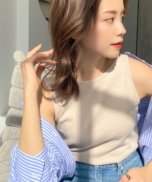 moment+(モーメントプラス)の「綿100%フライス.スクエアネックタンクトップ(タンクトップ・レディース・ブラック/ベージュ/オフホワイト/ライトグリーン/モカ/杢グレー/イエロー×グリーン/ナチュラル/クリアグリーン/オレンジ/ターコイズブルー/ホワイト系その他・M/L)」の6枚目の写真