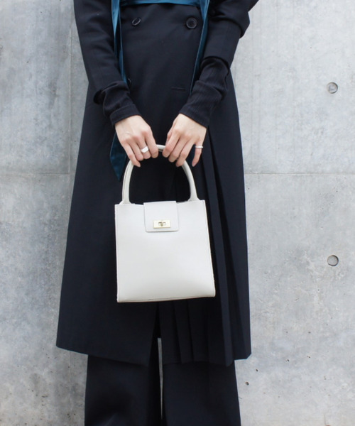 TIDEWAY（タイドウェイ）の「MOSS METAL TWIST BOSTON/トート（ハンドバッグ・レディース・ブラック/アッシュグレー/ベージュ/アーミー/ワイン・FREE）」の9枚目の写真