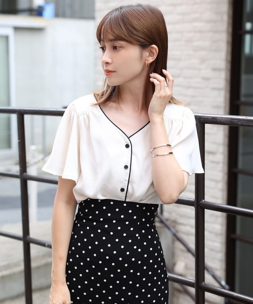 one after another NICE CLAUP（ワンアフターアナザーナイスクラップ）の「【WEB限定カラーあり】フレア配色パイピングブラウス（シャツ/ブラウス・レディース・ブラック/イエロー/アイボリー/ミント/その他1/その他2・FREE）」の15枚目の写真