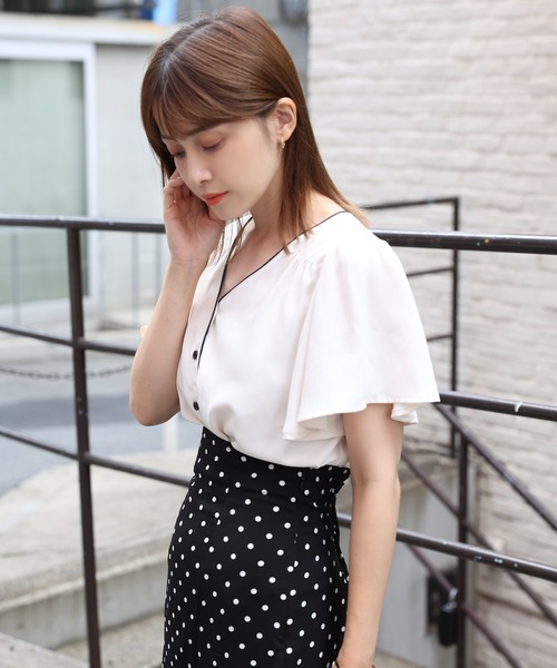 one after another NICE CLAUP（ワンアフターアナザーナイスクラップ）の「【WEB限定カラーあり】フレア配色パイピングブラウス（シャツ/ブラウス・レディース・ブラック/イエロー/アイボリー/ミント/その他1/その他2・FREE）」の16枚目の写真