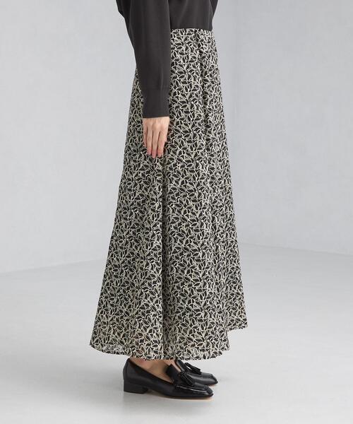 green label relaxing(グリーンレーベルリラクシング)の「ジャカード モノトーン プリント マーメイド スカート(スカート・レディース・ブラック・38/36)」の3枚目の写真