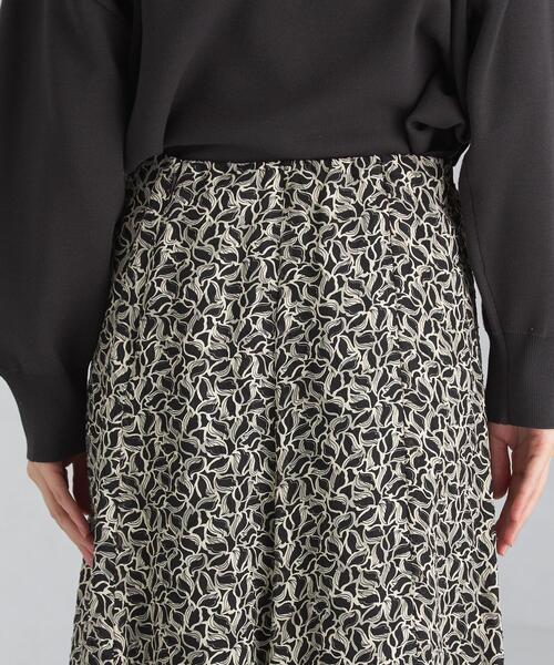 green label relaxing(グリーンレーベルリラクシング)の「ジャカード モノトーン プリント マーメイド スカート(スカート・レディース・ブラック・38/36)」の6枚目の写真