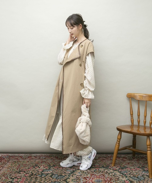 UR Lab.(アーバンリサーチラボ)の「トレンチ風ロングベスト(ベスト・レディース・ベージュ/ライトベージュ・FREE)」の5枚目の写真