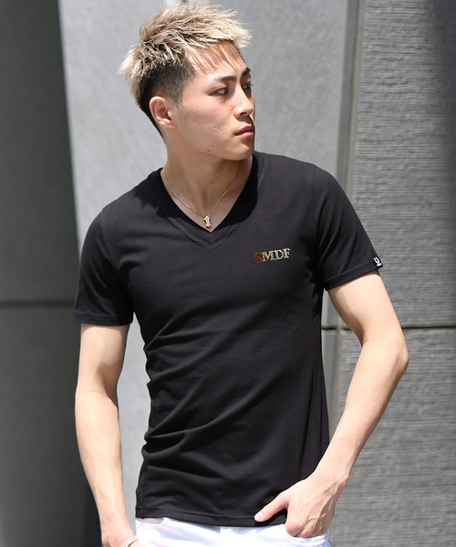 SOMEDIFF(サムディフ)の「【SOMEDIFF】SMDFラインストーンタイトシルエットVネック半袖Tシャツ(Tシャツ/カットソー・メンズ・ホワイト/ブラック/ホワイト×ブルー/ブラック×ゴールド・M/L/XL/XXL)」の4枚目の写真