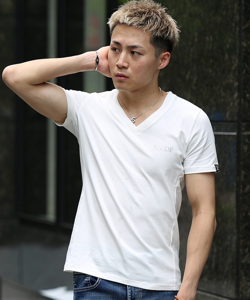 SOMEDIFF(サムディフ)の「【SOMEDIFF】SMDFラインストーンタイトシルエットVネック半袖Tシャツ(Tシャツ/カットソー・メンズ・ホワイト/ブラック/ホワイト×ブルー/ブラック×ゴールド・M/L/XL/XXL)」の6枚目の写真