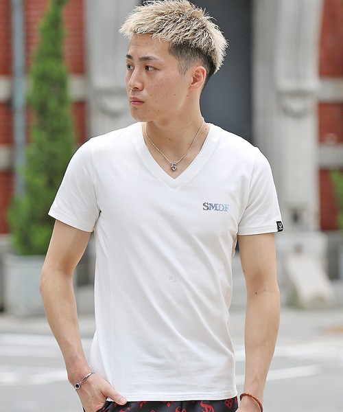 SOMEDIFF(サムディフ)の「【SOMEDIFF】SMDFラインストーンタイトシルエットVネック半袖Tシャツ(Tシャツ/カットソー・メンズ・ホワイト/ブラック/ホワイト×ブルー/ブラック×ゴールド・M/L/XL/XXL)」の9枚目の写真