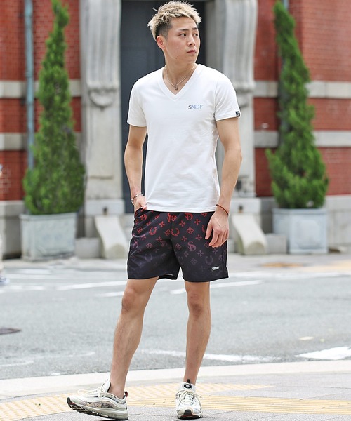 SOMEDIFF(サムディフ)の「【SOMEDIFF】SMDFラインストーンタイトシルエットVネック半袖Tシャツ(Tシャツ/カットソー・メンズ・ホワイト/ブラック/ホワイト×ブルー/ブラック×ゴールド・M/L/XL/XXL)」の11枚目の写真
