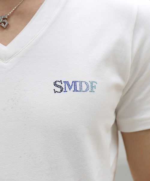 SOMEDIFF(サムディフ)の「【SOMEDIFF】SMDFラインストーンタイトシルエットVネック半袖Tシャツ(Tシャツ/カットソー・メンズ・ホワイト/ブラック/ホワイト×ブルー/ブラック×ゴールド・M/L/XL/XXL)」の12枚目の写真