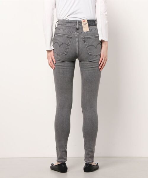 Levi's(リーバイス)の「721(TM) HIGH RISE SKINNY AUTHENTIC(デニムパンツ・レディース・グレー・23inch/24inch/25inch/26inch/27inch/28inch/29inch/30inch)」の3枚目の写真