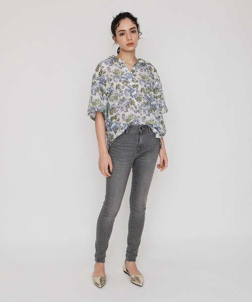 Levi's(リーバイス)の「721(TM) HIGH RISE SKINNY AUTHENTIC(デニムパンツ・レディース・グレー・23inch/24inch/25inch/26inch/27inch/28inch/29inch/30inch)」の7枚目の写真