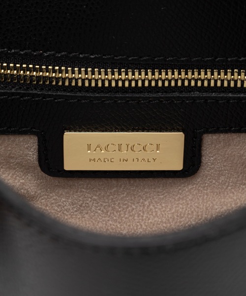 IACUCCI(イアクッチ)の「ベラール M BOXATINO/RUGA ≪CLASSIC COLLECTION≫(トートバッグ・レディース・ブラック/ダークブラウン/グレイッシュベージュ・FREE)」の9枚目の写真