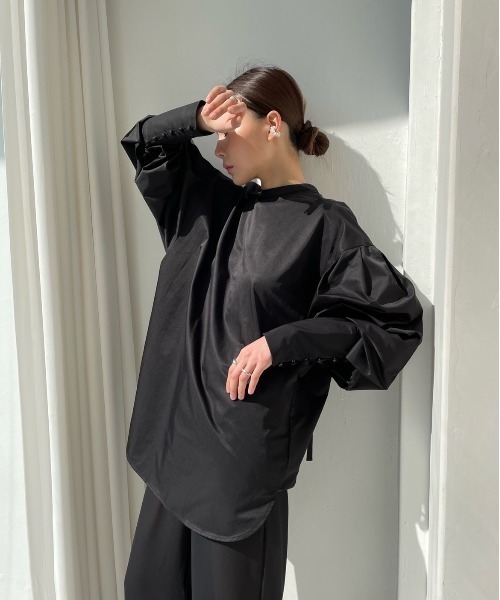ZOZOMARKET（ゾゾマーケット）の「【nao×ZOZO】しっとり生地のバルーンスリーブロングカフスブラウス（シャツ/ブラウス・レディース・ホワイト/ブラック/グレイッシュベージュ・FREE）」の14枚目の写真