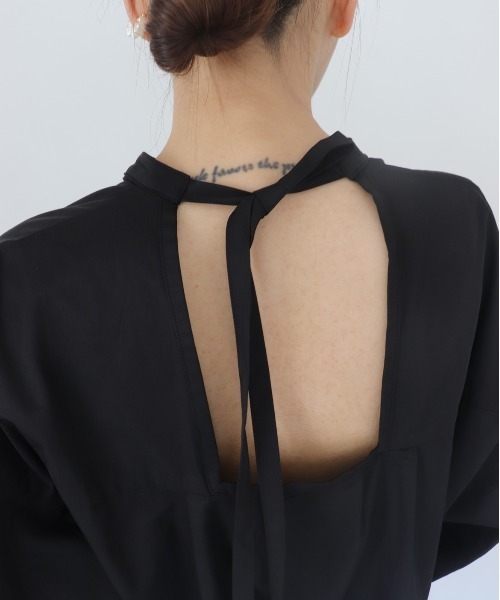 ZOZOMARKET（ゾゾマーケット）の「【nao×ZOZO】しっとり生地のバルーンスリーブロングカフスブラウス（シャツ/ブラウス・レディース・ホワイト/ブラック/グレイッシュベージュ・FREE）」の5枚目の写真