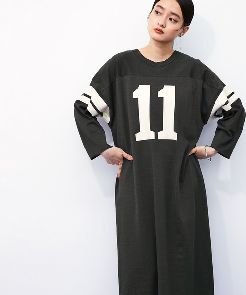 ADAM ET ROPE'(アダムエロペ)の「2WAY ナンバリングワンピース(ワンピース・レディース・スミクロ/ベージュ系その他・FREE)」の2枚目の写真