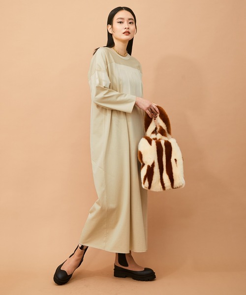 ADAM ET ROPE'(アダムエロペ)の「2WAY ナンバリングワンピース(ワンピース・レディース・スミクロ/ベージュ系その他・FREE)」の19枚目の写真