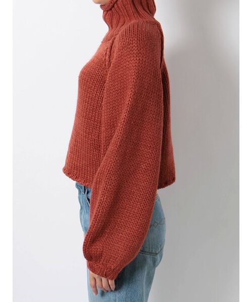 Ungrid(アングリッド)の「ローゲージハイネックショートニット(ニット/セーター・レディース・チャコールグレー/オレンジ/アイボリー・FREE)」の7枚目の写真