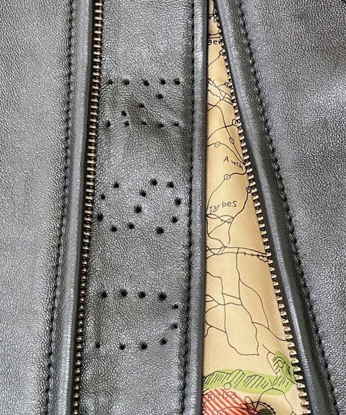 AVIREX（アヴィレックス）の「G-1 レザートップガン TOP GUN（ミリタリージャケット・メンズ・ブラウン/ブラック・M/XL/XXL/L）」の16枚目の写真