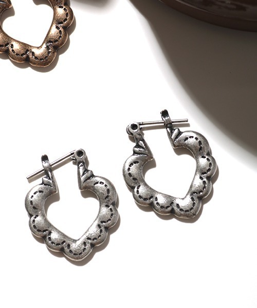 チチカカ(チチカカ)の「アンティークハートピアス(ピアス(両耳用)・レディース・シルバー/ゴールド・FREE)」の1枚目の写真