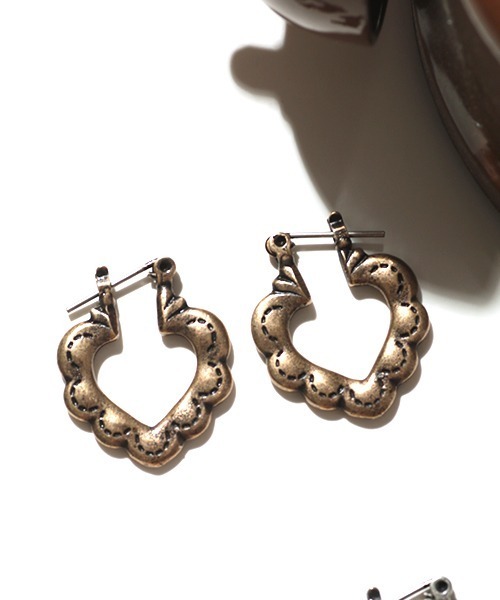 チチカカ(チチカカ)の「アンティークハートピアス(ピアス(両耳用)・レディース・シルバー/ゴールド・FREE)」の2枚目の写真