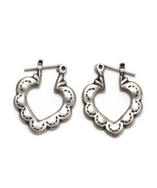 チチカカ(チチカカ)の「アンティークハートピアス(ピアス(両耳用)・レディース・シルバー/ゴールド・FREE)」の4枚目の写真