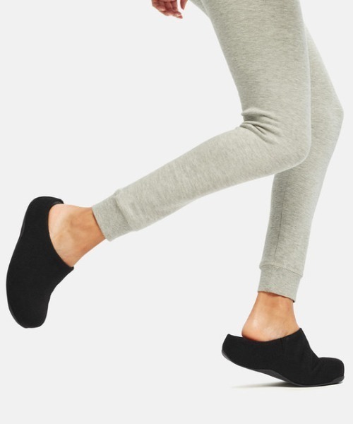 fitflop(フィットフロップ)の「【fitflop/フィットフロップ】SHUV FELT CLOGS サボ/クロッグ(サンダル・レディース・アイボリー/ブラック/ネイビー・US8/US6/US7/US5)」の8枚目の写真