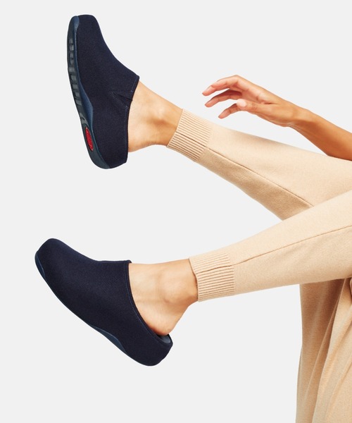 fitflop(フィットフロップ)の「【fitflop/フィットフロップ】SHUV FELT CLOGS サボ/クロッグ(サンダル・レディース・アイボリー/ブラック/ネイビー・US8/US6/US7/US5)」の12枚目の写真