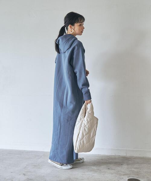 coen（コーエン）の「【復刻】着丈が選べる。CVC裏起毛フーディーパーカーマキシワンピース（WEB限定カラー）（ワンピース・レディース・ブラック/オフホワイト/オリーブ/その他1/コバルトブルー・SMALL/MEDIUM/LARGE）」の19枚目の写真