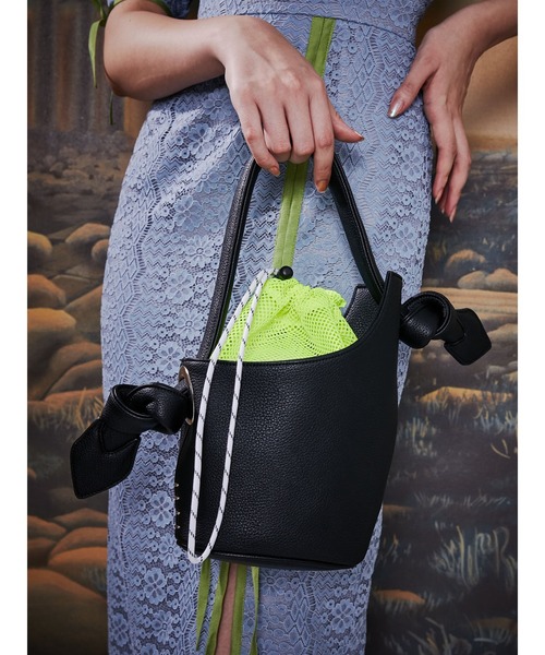 PAMEO POSE(パメオポーズ)の「Watering Pot Bag Mini(ショルダーバッグ・レディース・ブラック/グリーン・FREE)」の14枚目の写真