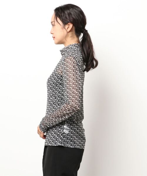 MADEMOISELLE ROPE'(マドモアゼル ロペ)の「【JUST FEMALE】プリントチュールタートルネック(Tシャツ/カットソー・レディース・ブルー・FREE)」の3枚目の写真