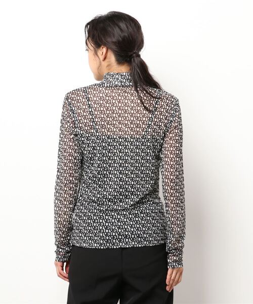 MADEMOISELLE ROPE'(マドモアゼル ロペ)の「【JUST FEMALE】プリントチュールタートルネック(Tシャツ/カットソー・レディース・ブルー・FREE)」の2枚目の写真