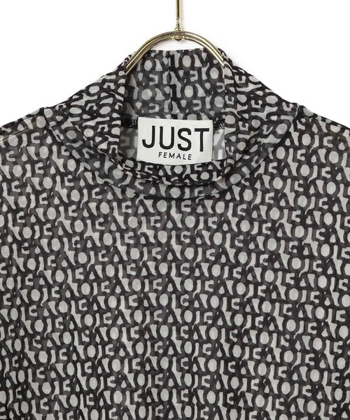 MADEMOISELLE ROPE'(マドモアゼル ロペ)の「【JUST FEMALE】プリントチュールタートルネック(Tシャツ/カットソー・レディース・ブルー・FREE)」の7枚目の写真
