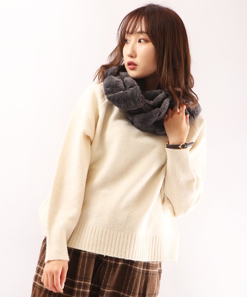 FUNALIVE（ファンアライブ）の「【je crois soi】ふわふわエコファー段々編ロングスヌード（ネックウォーマー/スヌード・レディース・オフホワイト/ワイン/モカ/ピンク/ブラック/ネイビー/チャコールグレー/グレー・FREE）」の16枚目の写真