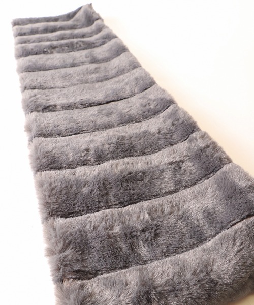 FUNALIVE（ファンアライブ）の「【je crois soi】ふわふわエコファー段々編ロングスヌード（ネックウォーマー/スヌード・レディース・オフホワイト/ワイン/モカ/ピンク/ブラック/ネイビー/チャコールグレー/グレー・FREE）」の18枚目の写真