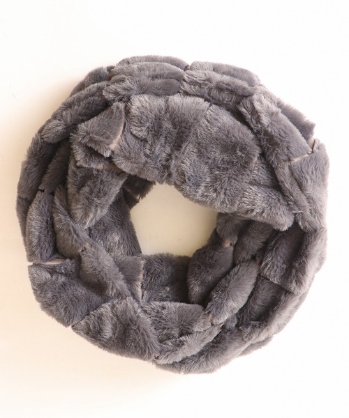 FUNALIVE（ファンアライブ）の「【je crois soi】ふわふわエコファー段々編ロングスヌード（ネックウォーマー/スヌード・レディース・オフホワイト/ワイン/モカ/ピンク/ブラック/ネイビー/チャコールグレー/グレー・FREE）」の17枚目の写真