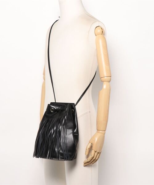 Right-on（ライトオン）の「【HONEYSUCKLE ROSE】フリンジショルダーバッグ（ショルダーバッグ・レディース・ブラック/ライトブラウン・ONE SIZE）」の6枚目の写真